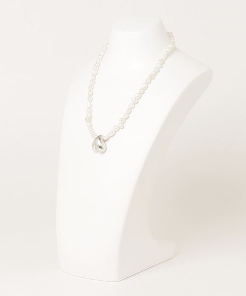 ROYAL FLASH(ロイヤルフラッシュ)の「SPARKING/スパーキング/big heart pearl necklace(ネックレス・メンズ・ホワイト・F)」の3枚目の写真