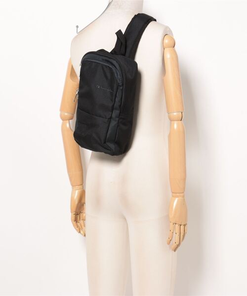 Champion（チャンピオン）の「Champion/チャンピオン ブライアン ボディバッグ 6L No.63823（ボディバッグ/ウエストポーチ・キッズ・ネイビー/ブラック/カーキ/グレー・FREE）」の5枚目の写真