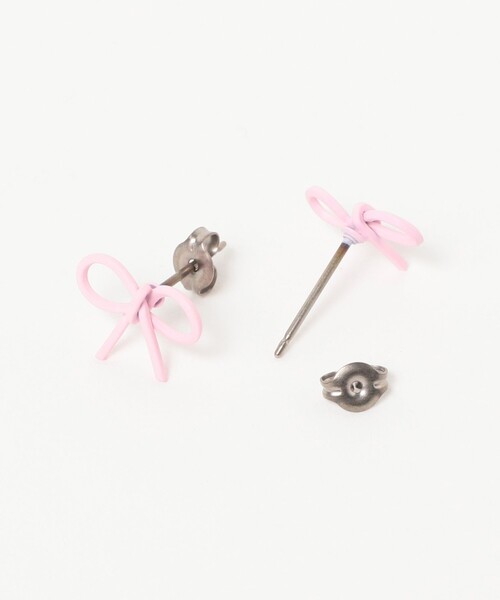 Ray BEAMS（レイビームス）の「Ray BEAMS / マット ミニ リボン ピアス（ピアス（両耳用）・レディース・ピンク/オフホワイト・ONE SIZE）」の4枚目の写真