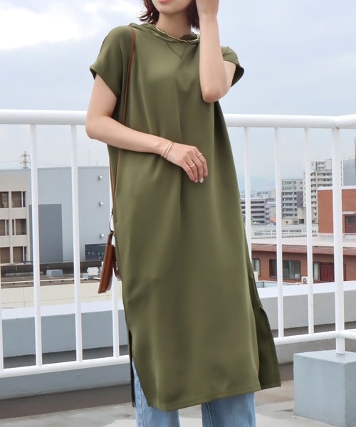 libelle more(リベル モア)の「薄手ポンチ フードワンピース(ワンピース・レディース・カーキ/グレイッシュベージュ/ブルー/ブラック・M)」の3枚目の写真