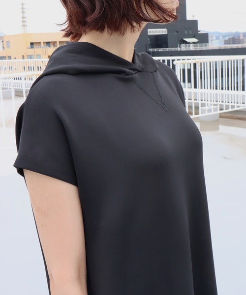 libelle more(リベル モア)の「薄手ポンチ フードワンピース(ワンピース・レディース・カーキ/グレイッシュベージュ/ブルー/ブラック・M)」の8枚目の写真