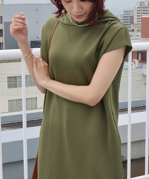 libelle more(リベル モア)の「薄手ポンチ フードワンピース(ワンピース・レディース・カーキ/グレイッシュベージュ/ブルー/ブラック・M)」の21枚目の写真