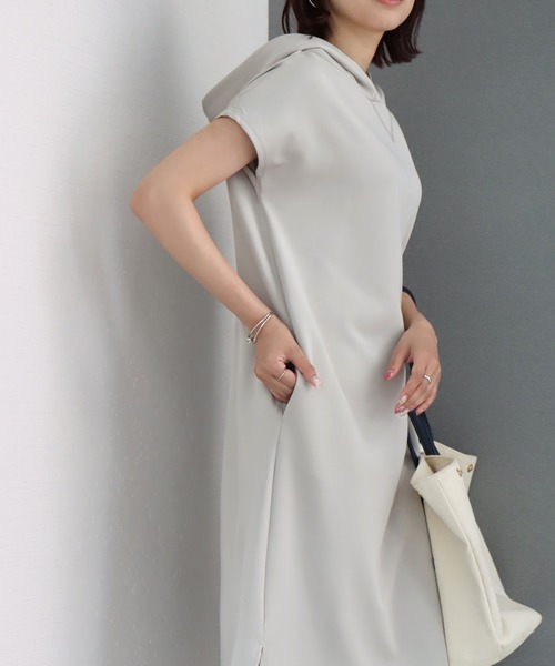 libelle more(リベル モア)の「薄手ポンチ フードワンピース(ワンピース・レディース・カーキ/グレイッシュベージュ/ブルー/ブラック・M)」の14枚目の写真