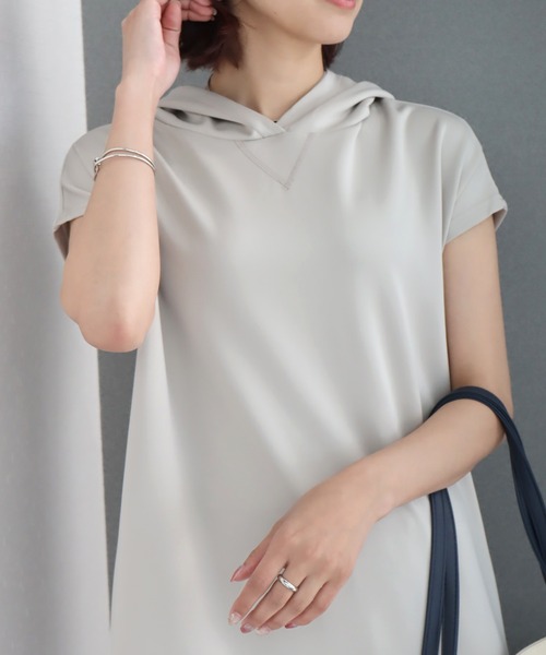 libelle more(リベル モア)の「薄手ポンチ フードワンピース(ワンピース・レディース・カーキ/グレイッシュベージュ/ブルー/ブラック・M)」の15枚目の写真