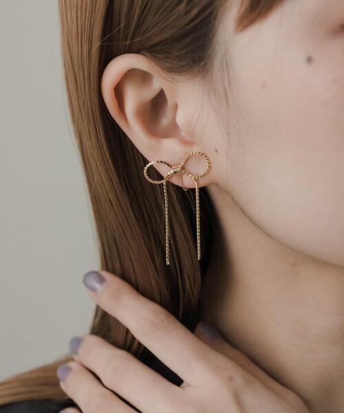 SMELLY(スメリー)の「チェーンリボンイヤリング(イヤリング・レディース・シルバー/ゴールド・-)」の1枚目の写真