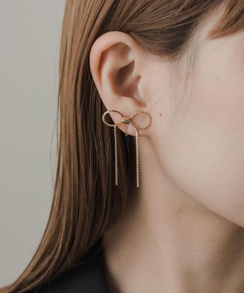 SMELLY(スメリー)の「チェーンリボンイヤリング(イヤリング・レディース・シルバー/ゴールド・-)」の5枚目の写真