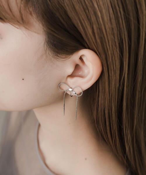 SMELLY(スメリー)の「チェーンリボンイヤリング(イヤリング・レディース・シルバー/ゴールド・-)」の13枚目の写真