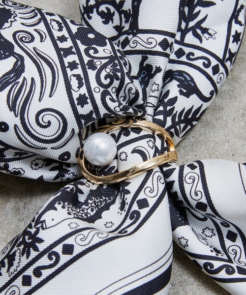 SHIZUTA（シズタ）の「SZT:　スカーフリング　ハート/１粒パール　樹脂パール付き（バンダナ/スカーフ・レディース・ゴールド/ゴールド系その他・FREE）」の6枚目の写真