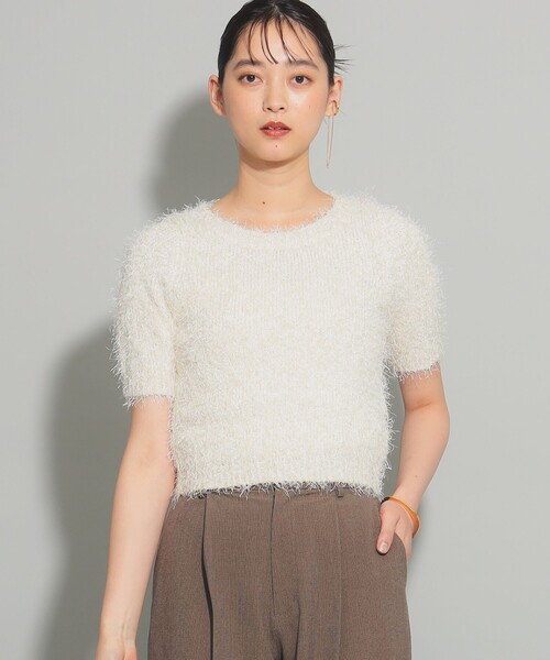 Ray BEAMS(レイビームス)の「フェザーヤーン ハーフスリーブ クルーネック ニット(ニット/セーター・レディース・オフホワイト/ライトブルー・ONE SIZE)」の5枚目の写真