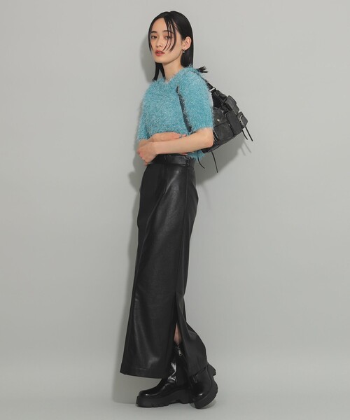 Ray BEAMS(レイビームス)の「フェザーヤーン ハーフスリーブ クルーネック ニット(ニット/セーター・レディース・オフホワイト/ライトブルー・ONE SIZE)」の7枚目の写真