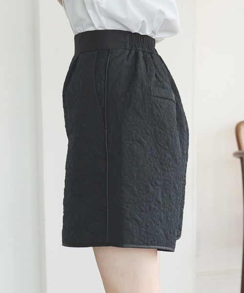 DONOBAN(ドノバン)の「フラワーキルティングショートパンツ(その他パンツ・レディース・ブラック/ホワイト・ONE)」の14枚目の写真