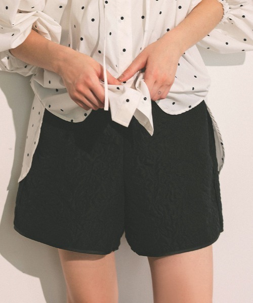 DONOBAN(ドノバン)の「フラワーキルティングショートパンツ(その他パンツ・レディース・ブラック/ホワイト・ONE)」の6枚目の写真