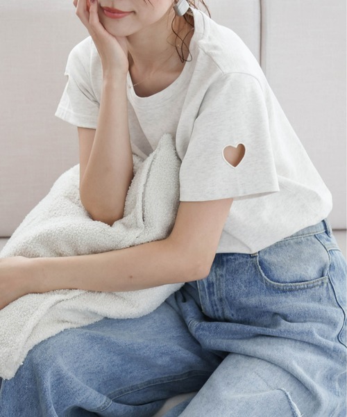 SUGAR BISKET（シュガービスケット）の「ハートカットTシャツ（Tシャツ/カットソー・レディース・オートミール/ホワイト/ブラック・フリー）」の3枚目の写真