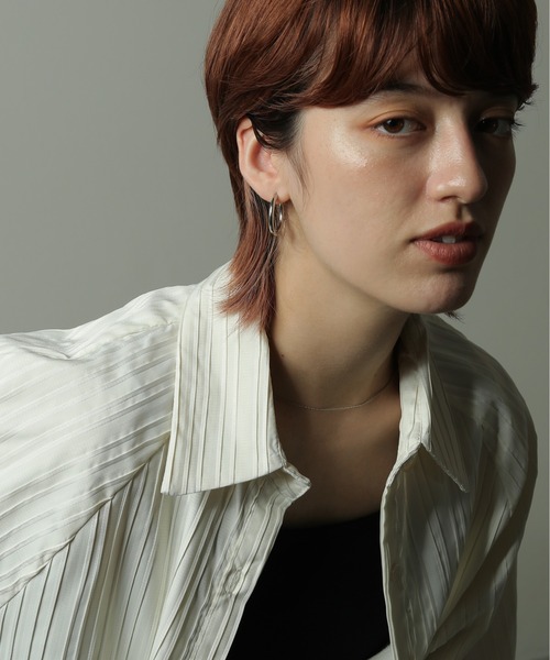 ORLEAN(オルレアン)の「【ORLEAN】メタルフープピアス 25mm(ピアス(両耳用)・レディース・シルバー/ゴールド・フリー)」の4枚目の写真
