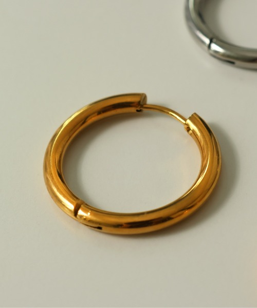 ORLEAN(オルレアン)の「【ORLEAN】メタルフープピアス 25mm(ピアス(両耳用)・レディース・シルバー/ゴールド・フリー)」の11枚目の写真