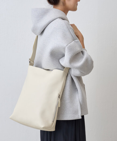 LIVETART(リヴェタート)の「《LIVETART》 2WAYトートバッグ(トートバッグ・レディース・アイボリー/ブラック・FREE)」の4枚目の写真