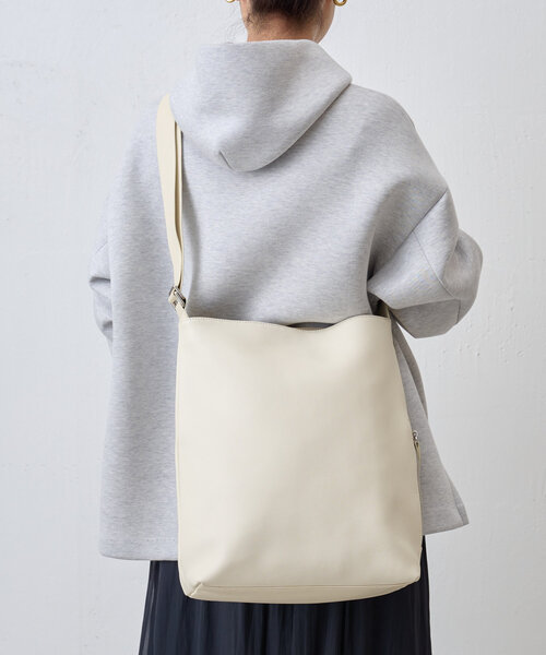 LIVETART(リヴェタート)の「《LIVETART》 2WAYトートバッグ(トートバッグ・レディース・アイボリー/ブラック・FREE)」の5枚目の写真