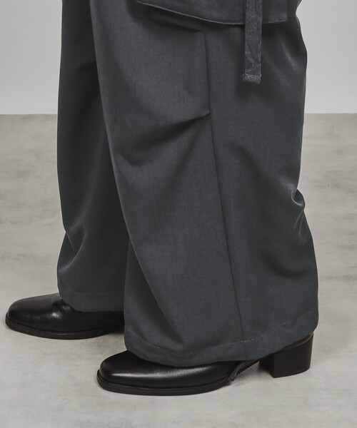 tk.TAKEO KIKUCHI（ティーケータケオキクチ）の「ワイドカーゴスラックス（カーゴパンツ・メンズ・チャコールグレー/ダークグリーン/ブラック・01/02/03）」の9枚目の写真