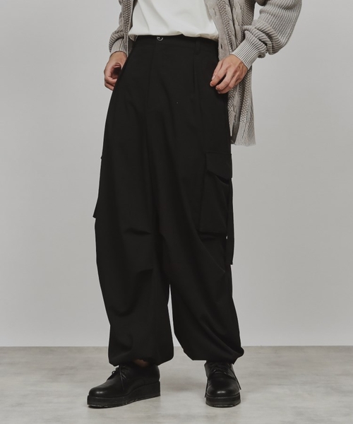 tk.TAKEO KIKUCHI（ティーケータケオキクチ）の「ワイドカーゴスラックス（カーゴパンツ・メンズ・チャコールグレー/ダークグリーン/ブラック・01/02/03）」の6枚目の写真