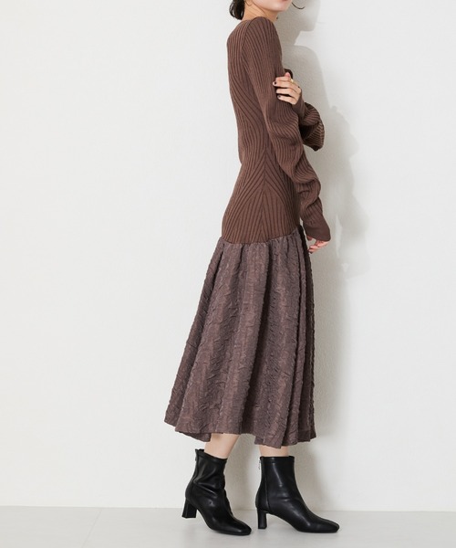 ORiental TRaffic(オリエンタルトラフィック)の「ストレッチヒールバックジップブーツ 41406(ブーツ・レディース・ガンメタ/ブラック/ベージュ・S/M/L/LL)」の4枚目の写真