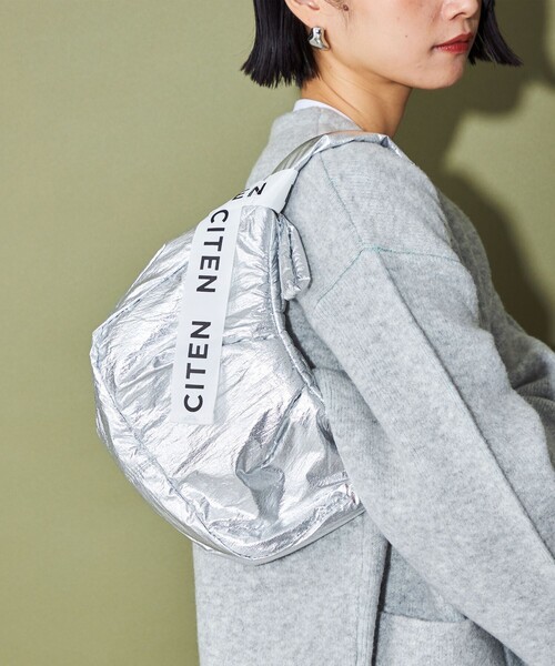 CITEN(シテン)の「<CITEN>パフ ミニ ハンドバッグ(ハンドバッグ・レディース・シルバー/ブラック・FREE)」の3枚目の写真