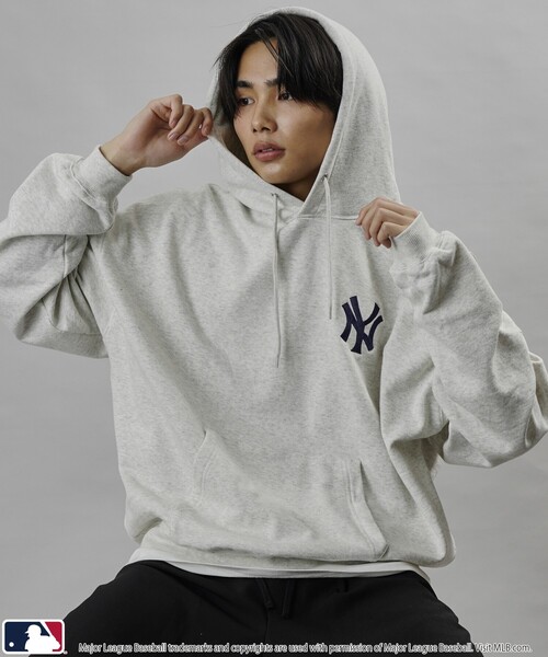 MLB/メジャーリーグベースボール 別注 MLB ハートロゴ刺繍スウェットパーカー/フーディー/裏起毛(限定展開)（パーカー）｜MLB（メジャーリーグベースボール）