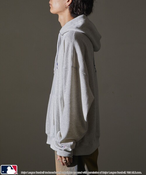 MLB/メジャーリーグベースボール 別注 MLB ハートロゴ刺繍スウェットパーカー/フーディー/裏起毛(限定展開)（パーカー）｜MLB（メジャーリーグベースボール）