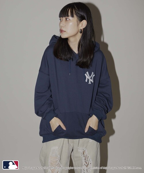 MLB/メジャーリーグベースボール 別注 MLB ハートロゴ刺繍スウェットパーカー/フーディー/裏起毛(限定展開)（パーカー）｜MLB（メジャーリーグベースボール）