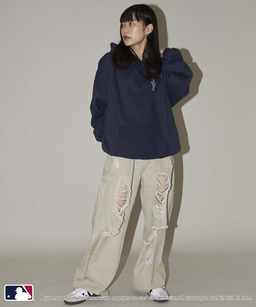 MLB/メジャーリーグベースボール 別注 MLB ハートロゴ刺繍スウェットパーカー/フーディー/裏起毛(限定展開)（パーカー）｜MLB（メジャーリーグベースボール）