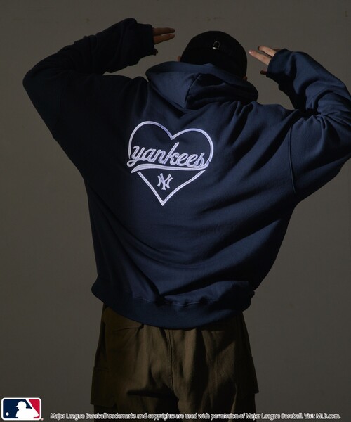 MLB/メジャーリーグベースボール 別注 MLB ハートロゴ刺繍スウェットパーカー/フーディー/裏起毛(限定展開)（パーカー）｜MLB（メジャーリーグベースボール）