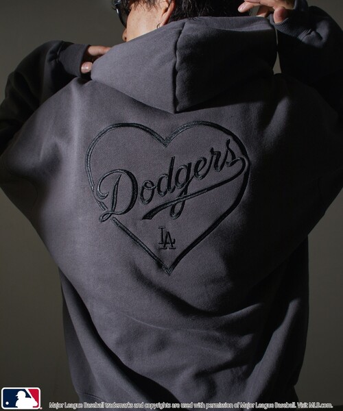 MLB/メジャーリーグベースボール 別注 MLB ハートロゴ刺繍スウェットパーカー/フーディー/裏起毛(限定展開)（パーカー）｜MLB（メジャーリーグベースボール）