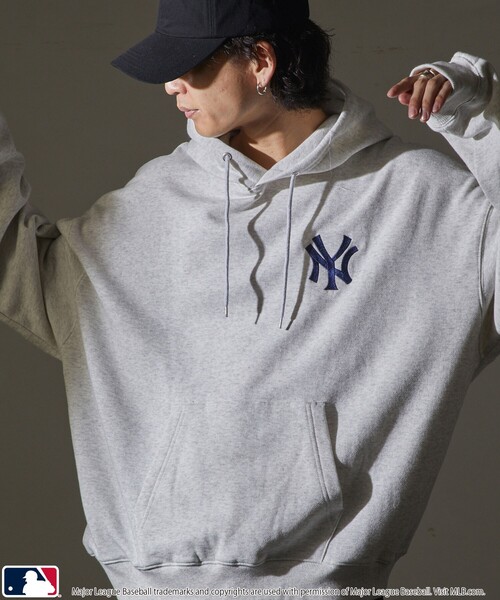 MLB/メジャーリーグベースボール 別注 MLB ハートロゴ刺繍スウェットパーカー/フーディー/裏起毛(限定展開)（パーカー）｜MLB（メジャーリーグベースボール）