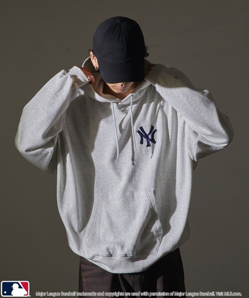 MLB/メジャーリーグベースボール 別注 MLB ハートロゴ刺繍スウェットパーカー/フーディー/裏起毛(限定展開)（パーカー）｜MLB（メジャーリーグベースボール）