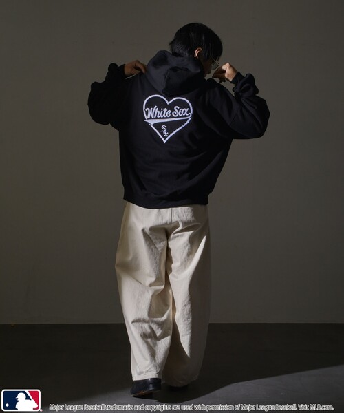 MLB/メジャーリーグベースボール 別注 MLB ハートロゴ刺繍スウェットパーカー/フーディー/裏起毛(限定展開)（パーカー）｜MLB（メジャーリーグベースボール）