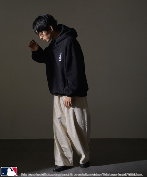 MLB/メジャーリーグベースボール 別注 MLB ハートロゴ刺繍スウェットパーカー/フーディー/裏起毛(限定展開)（パーカー）｜MLB（メジャーリーグベースボール）