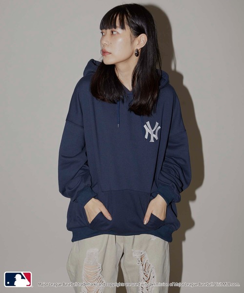 MLB/メジャーリーグベースボール 別注 MLB ハートロゴ刺繍スウェットパーカー/フーディー/裏起毛(限定展開)（パーカー）｜MLB（メジャーリーグベースボール）