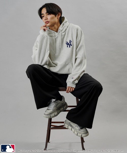 MLB/メジャーリーグベースボール 別注 MLB ハートロゴ刺繍スウェットパーカー/フーディー/裏起毛(限定展開)（パーカー）｜MLB（メジャーリーグベースボール）