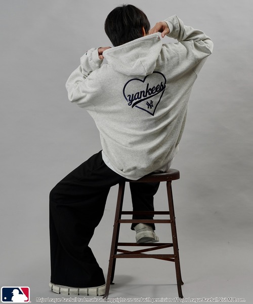 MLB/メジャーリーグベースボール 別注 MLB ハートロゴ刺繍スウェットパーカー/フーディー/裏起毛(限定展開)（パーカー）｜MLB（メジャーリーグベースボール）