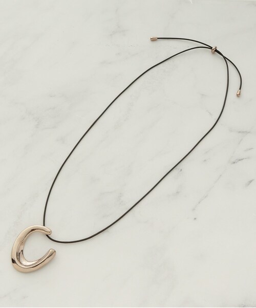 SHOO・LA・RUE（シューラルー）の「◆細ひも三日月ネックレス（ネックレス・レディース・シルバー/ブロンズ/ゴールド・00）」の6枚目の写真