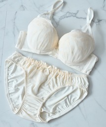 Dolce Fiora（ドルチェフィオラ）の「モールドレースブラ＆ショーツセット（ブラ&ショーツ）」