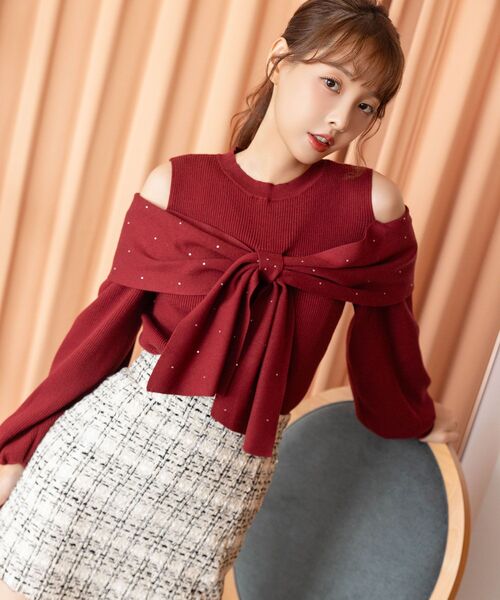 MAJESTIC LEGON（マジェスティックレゴン）の「ビジューリボン肩あきニット（ニット/セーター・レディース・ラベンダー/ボルドー/ライトグレー/アイボリー/ブラック/チャコールグレー/ライトピンク・MEDIUM）」の7枚目の写真