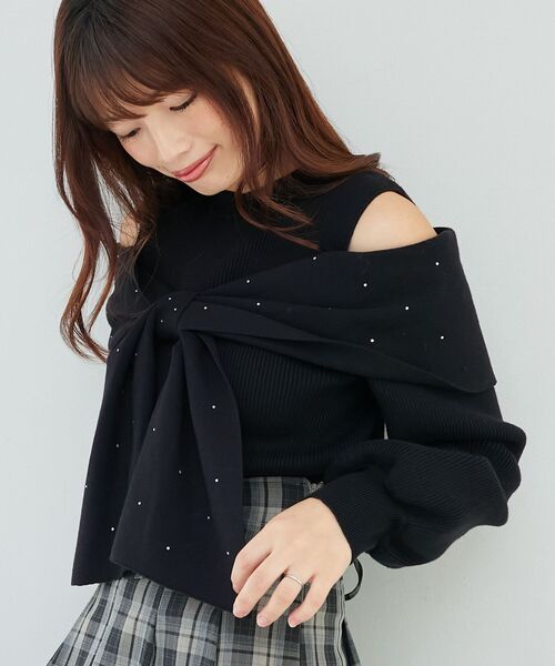 MAJESTIC LEGON（マジェスティックレゴン）の「ビジューリボン肩あきニット（ニット/セーター・レディース・ラベンダー/ボルドー/ライトグレー/アイボリー/ブラック/チャコールグレー/ライトピンク・MEDIUM）」の3枚目の写真