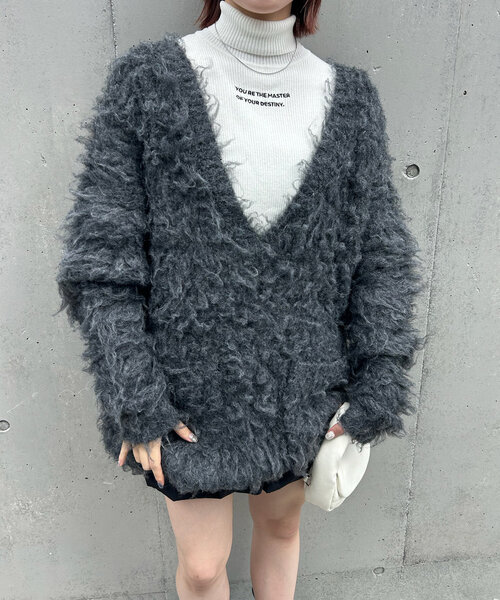 mline（エムライン）の「[mline]深Vポケットニット（ニット/セーター・レディース・ブルー/ピンク/チャコールグレー/アイボリー・FREE）」の3枚目の写真