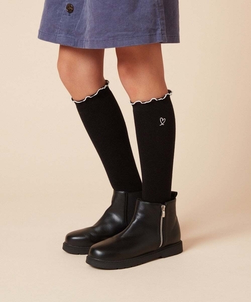 a.v.v（アーヴェヴェ）の「[KIDS]ワンポイントハイソックス（ソックス/靴下・キッズ・ライトピンク/ブラック/グレー・20/23）」の2枚目の写真