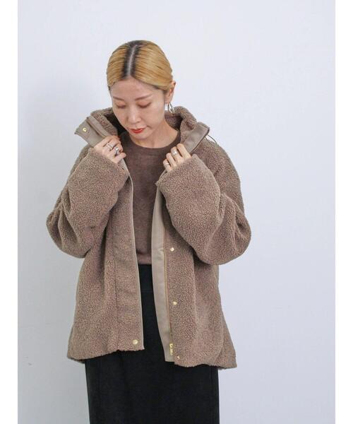 Samansa Mos2 blue（サマンサモスモスブルー）の「スタンドカラーボアジャケット（ノーカラージャケット・レディース・モカ/チャコールグレー/ライトベージュ・F）」の3枚目の写真