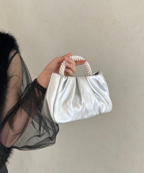 MYMOOD.（マイムード）の「パールPUギャザーコンパクトパーティーバッグ（ハンドバッグ・レディース・シルバー/ブラック/ゴールド/ホワイト/アイボリー・FREE）」の17枚目の写真