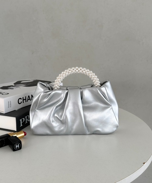 MYMOOD.（マイムード）の「パールPUギャザーコンパクトパーティーバッグ（ハンドバッグ・レディース・シルバー/ブラック/ゴールド/ホワイト/アイボリー・FREE）」の14枚目の写真