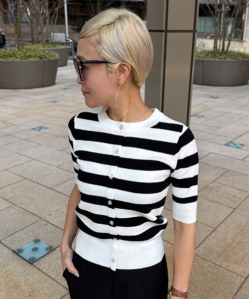JENNE（ジェンヌ）の「カーディガン風サマーボーダーニット（ニット/セーター・レディース・グリーン/ブラック・SMALL/MEDIUM/LARGE）」の2枚目の写真