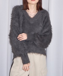Vネックシャギーニット