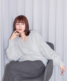 Vネックシャギーニット